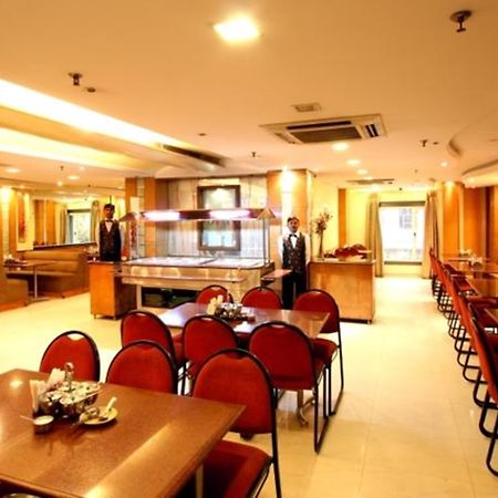 Hotel Southern Delhi Szoba fotó