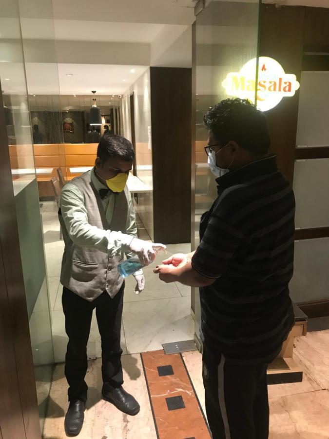 Hotel Southern Delhi Kültér fotó