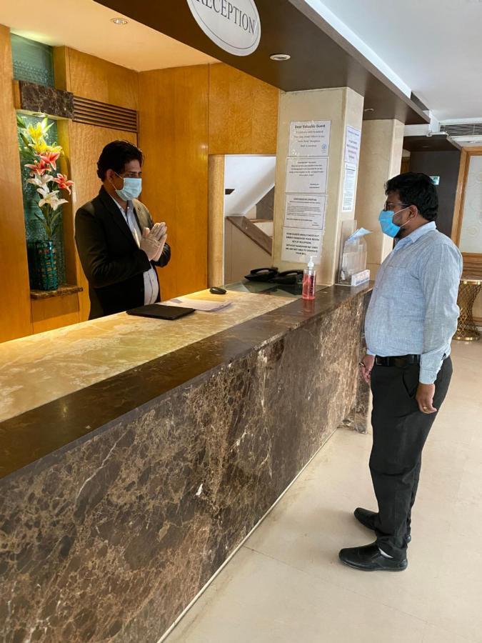 Hotel Southern Delhi Kültér fotó