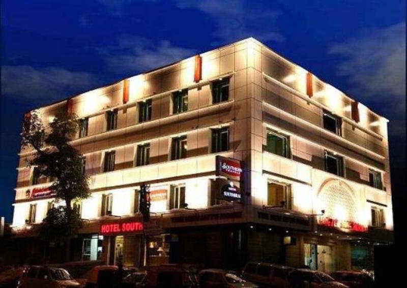 Hotel Southern Delhi Kültér fotó
