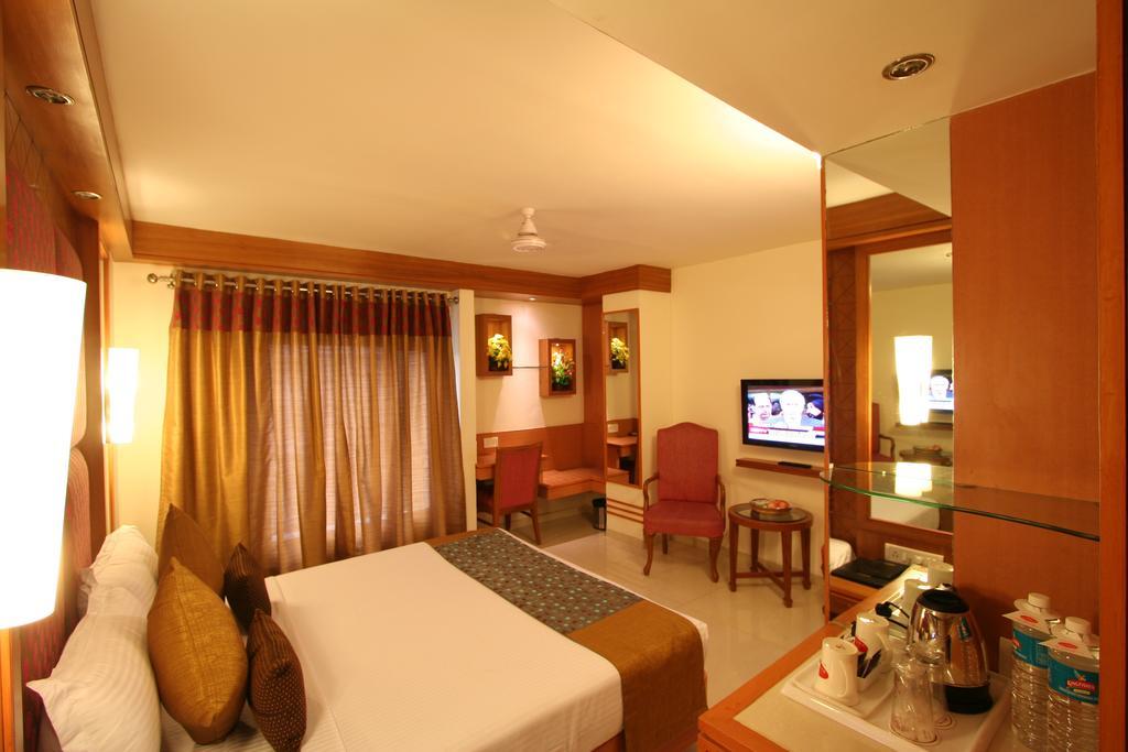 Hotel Southern Delhi Szoba fotó
