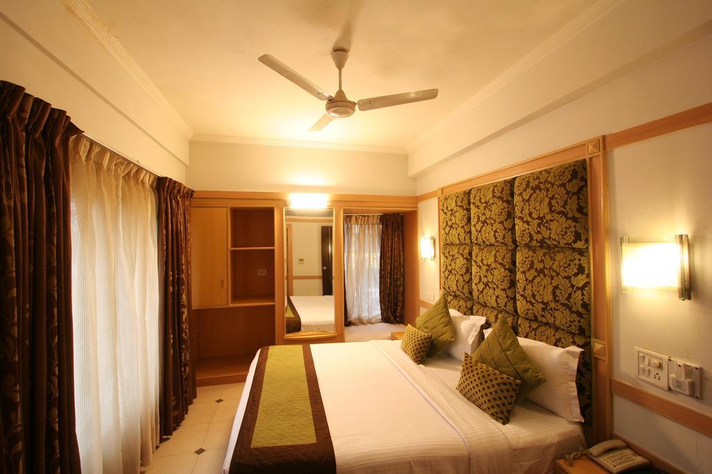 Hotel Southern Delhi Szoba fotó