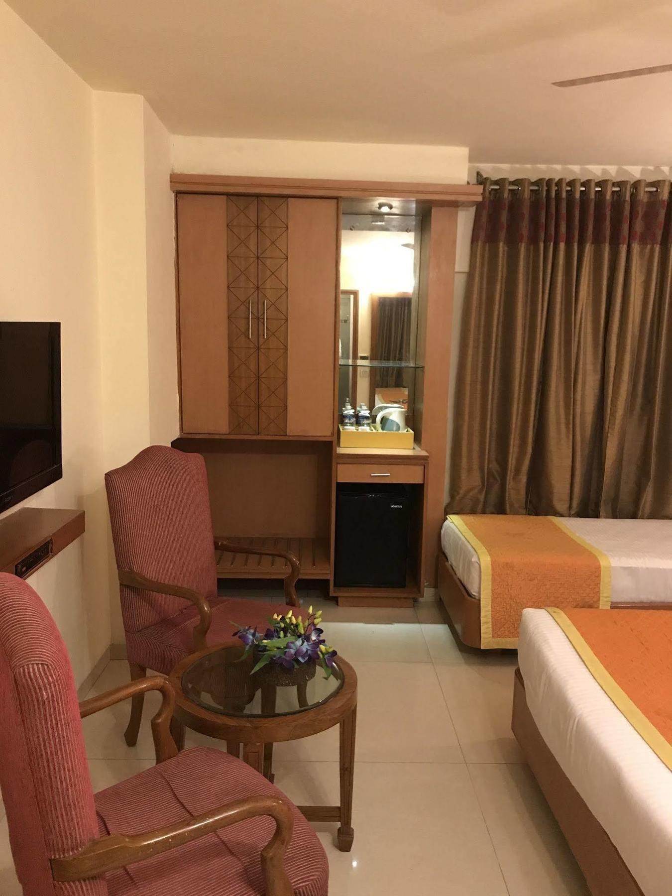 Hotel Southern Delhi Kültér fotó