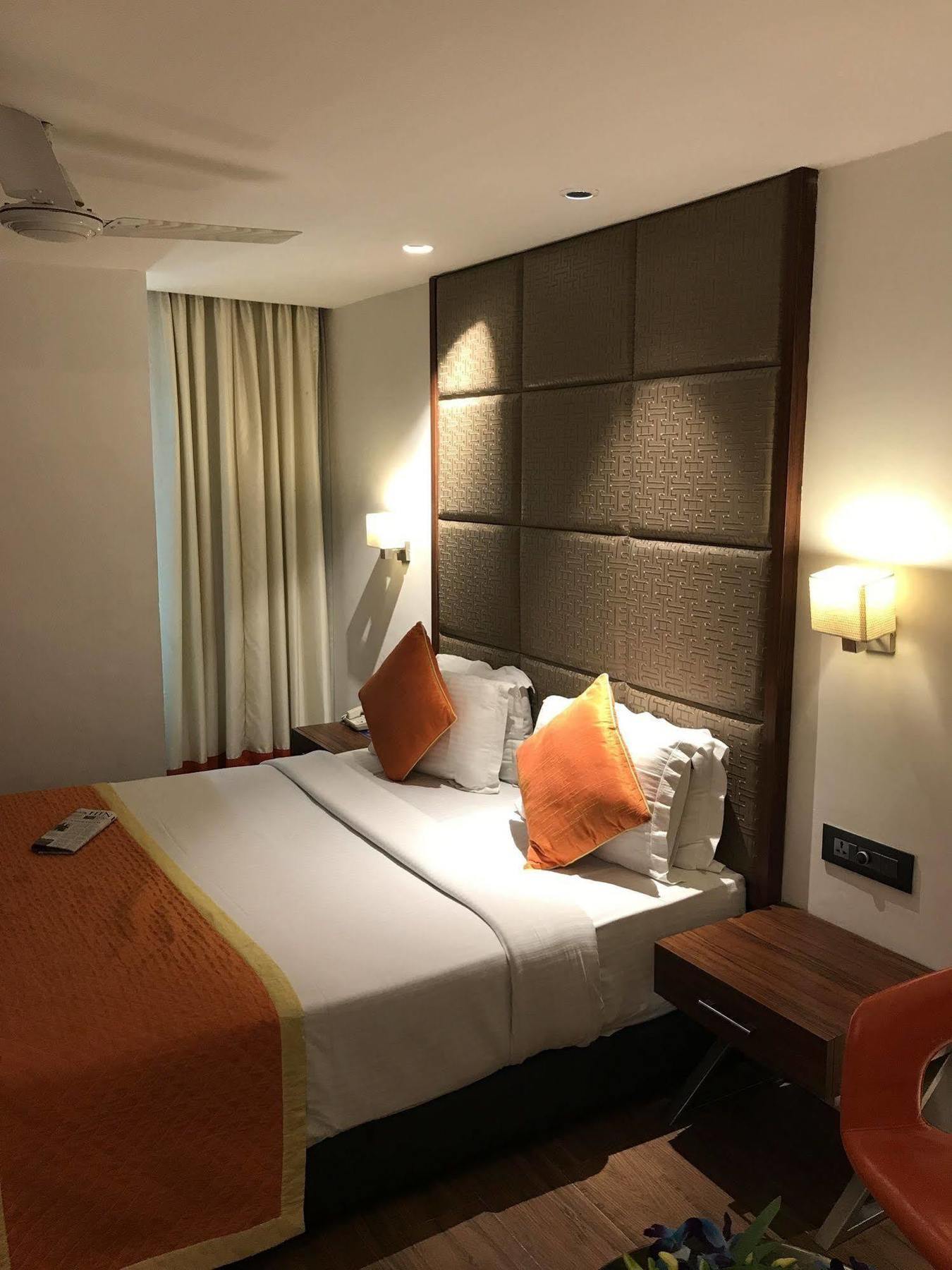Hotel Southern Delhi Kültér fotó