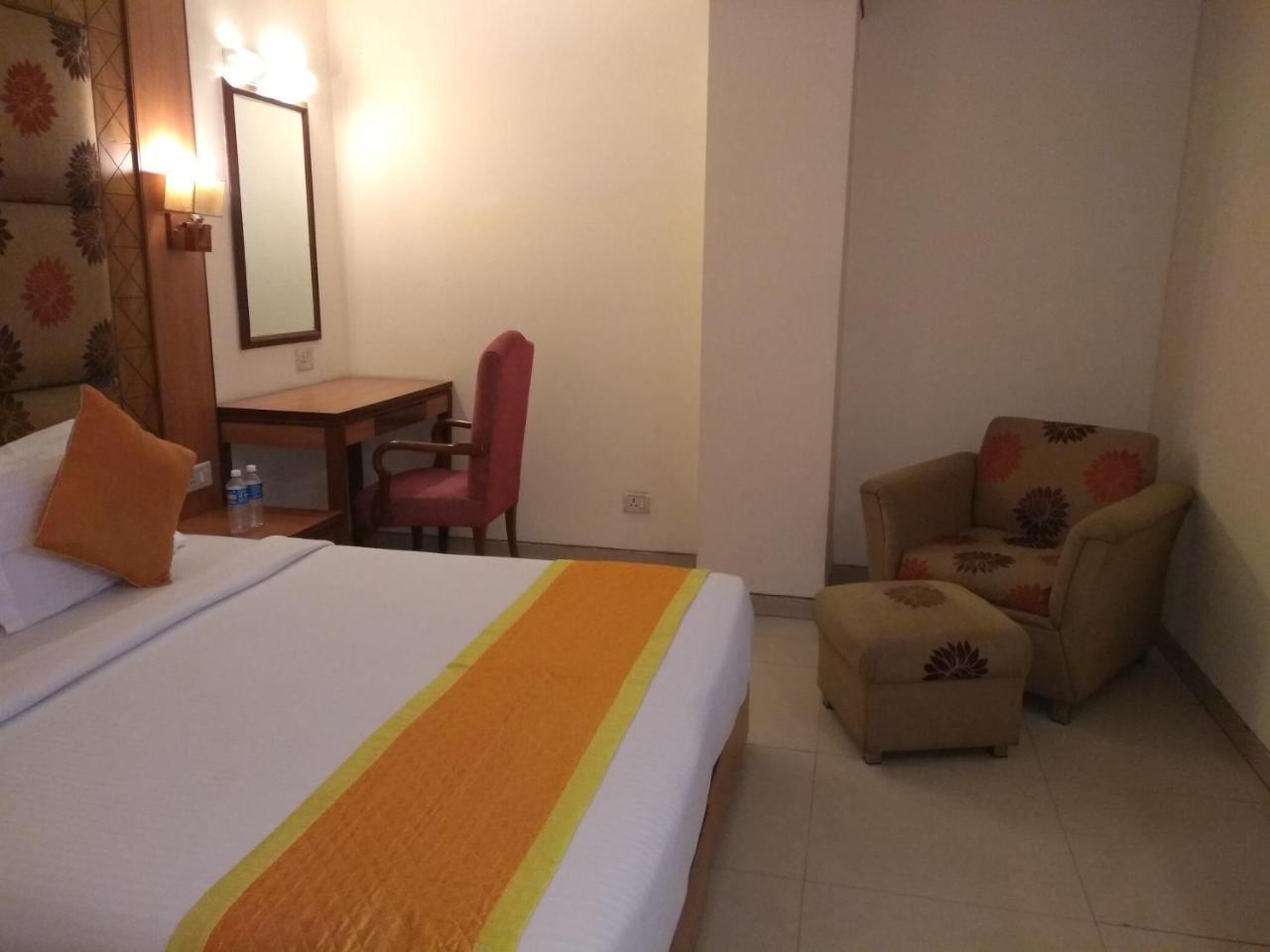Hotel Southern Delhi Kültér fotó